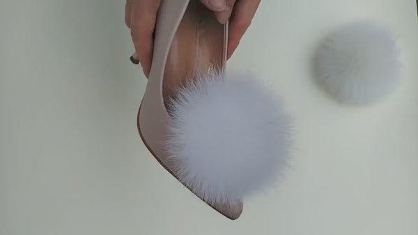 Shoe Clips for Women, Shoe Pompom, Shoe Decorations, White Wedding Shoe Clips, Bridal Shoe Clips, Fluffy Pom Pom Shoe Brooch, Furry Shoe Bow