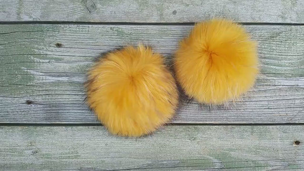 Orange Fur Pom Poms, Real Raccoon Fur Accessories, Large Pompom for Hats, Fluffy Pom Pom with Snap, Teenage Girl Gift, Accent Pompom for Hat